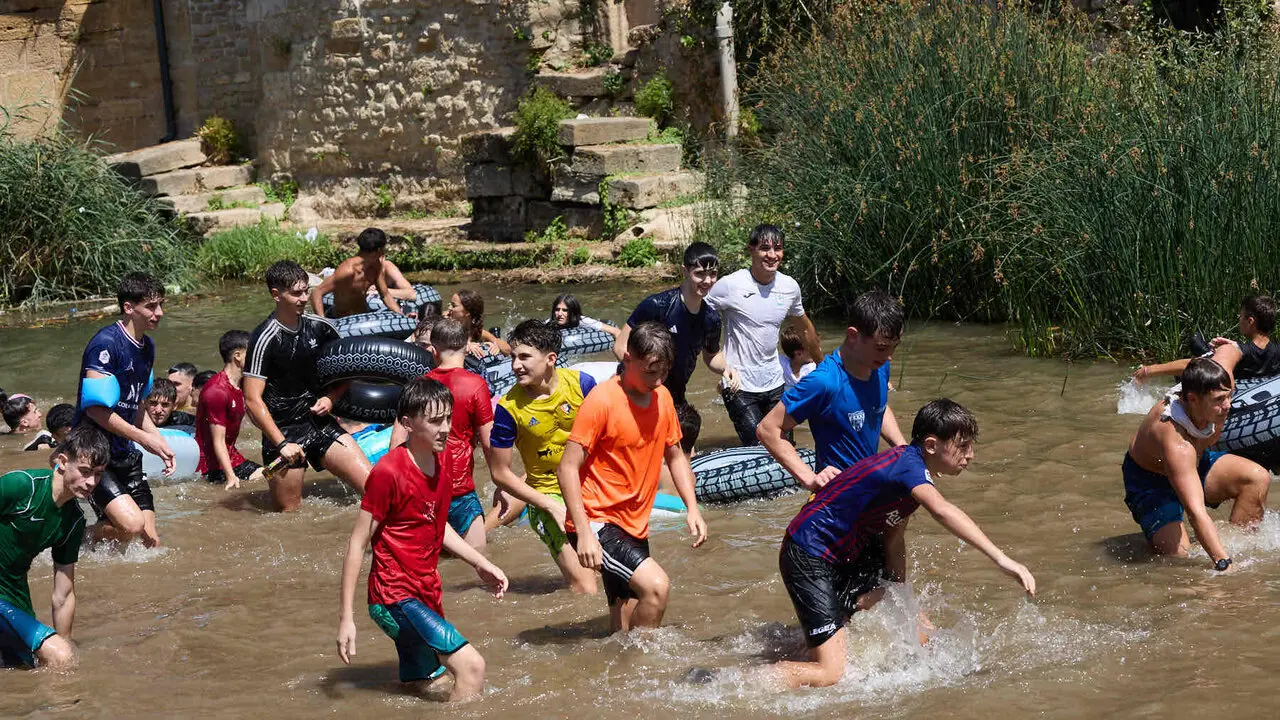 Chupinazo e inicio de las Fiestas de Estella 2026. I&Ntilde;IGO ALZUGARAY