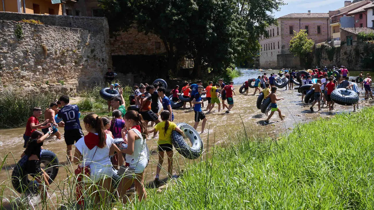 Chupinazo e inicio de las Fiestas de Estella 2026. I&Ntilde;IGO ALZUGARAY