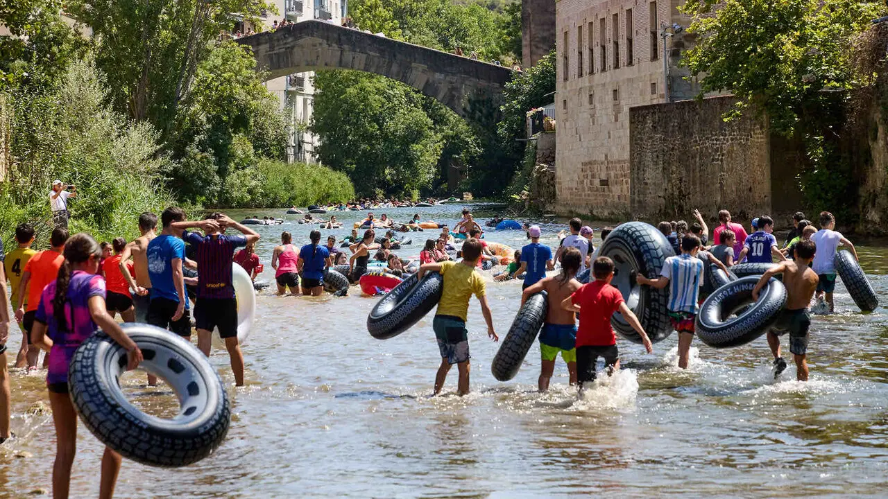 Chupinazo e inicio de las Fiestas de Estella 2026. I&Ntilde;IGO ALZUGARAY