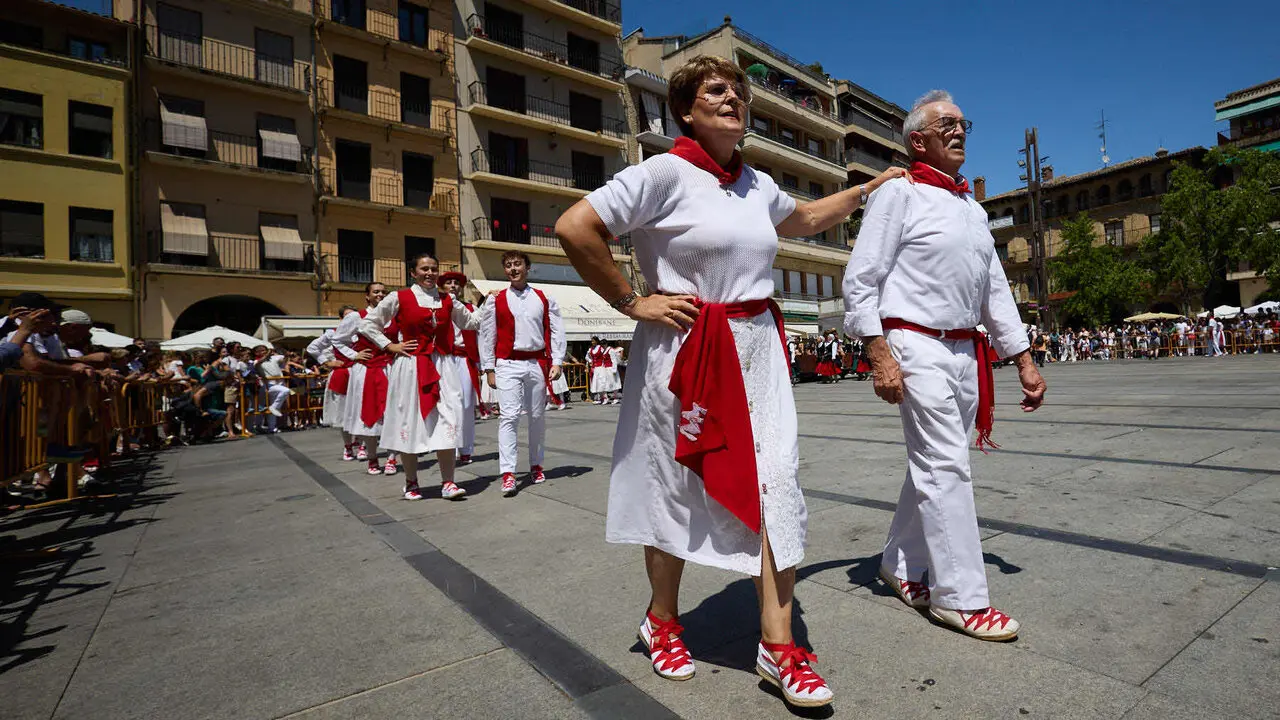 Chupinazo e inicio de las Fiestas de Estella 2026. I&Ntilde;IGO ALZUGARAY
