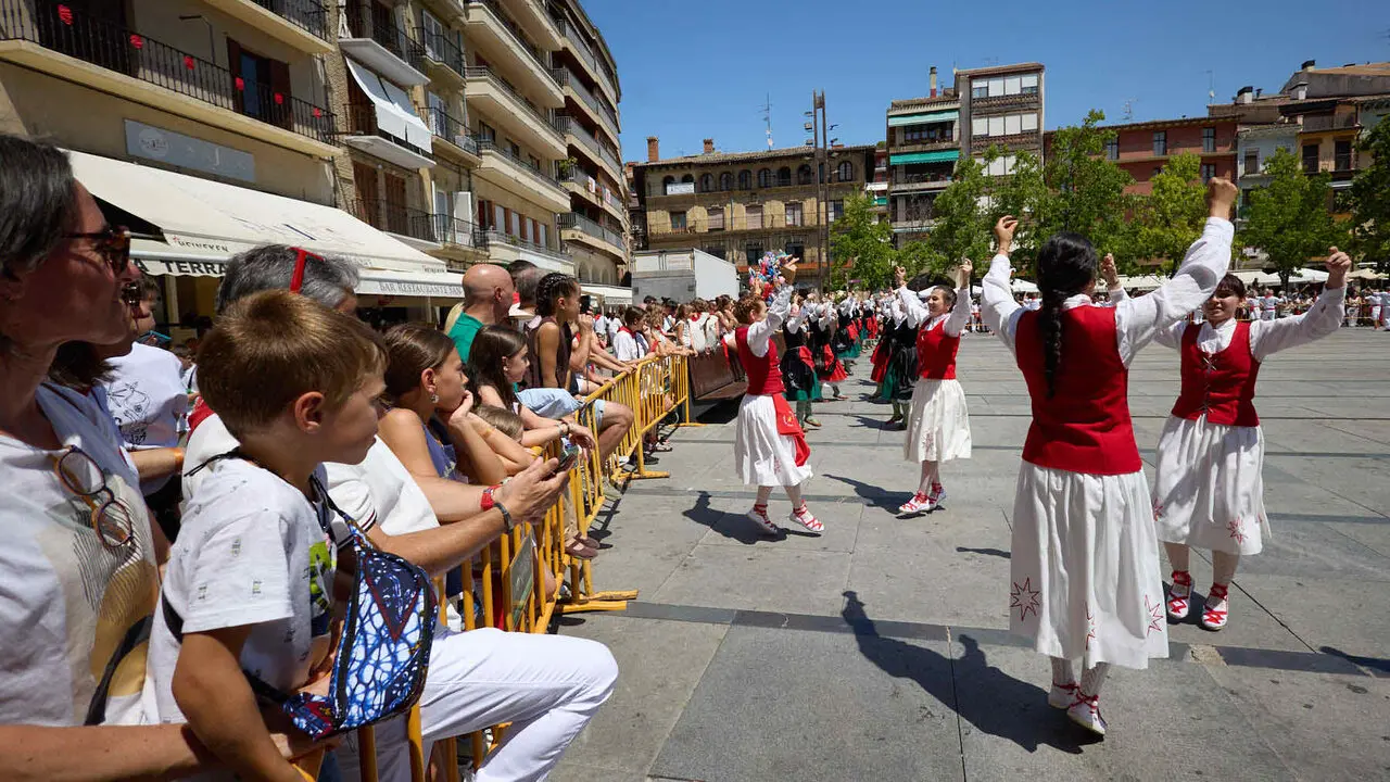 Chupinazo e inicio de las Fiestas de Estella 2026. I&Ntilde;IGO ALZUGARAY