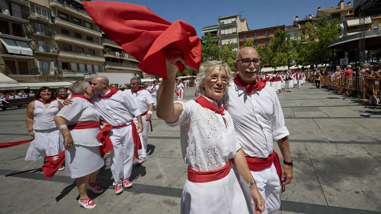 Chupinazo e inicio de las Fiestas de Estella 2026. I&Ntilde;IGO ALZUGARAY