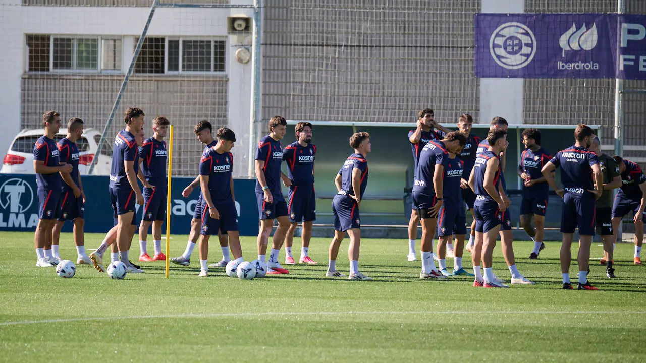 Osasuna entrena en las instalaciones de Tajonar durante la pre temporada 2026. PABLO LASAOSA