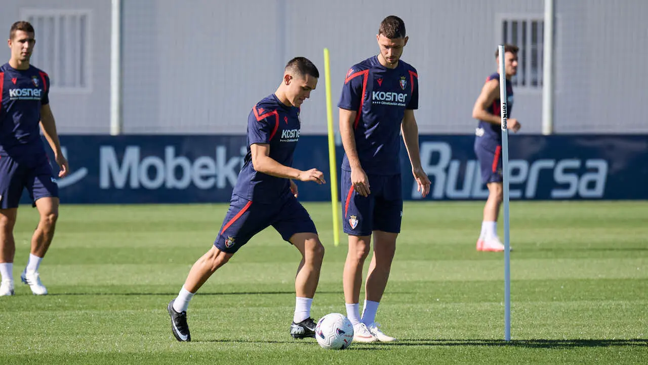 Osasuna entrena en las instalaciones de Tajonar durante la pre temporada 2026. PABLO LASAOSA