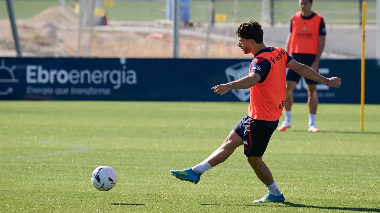 Osasuna entrena en las instalaciones de Tajonar durante la pre temporada 2026. PABLO LASAOSA
