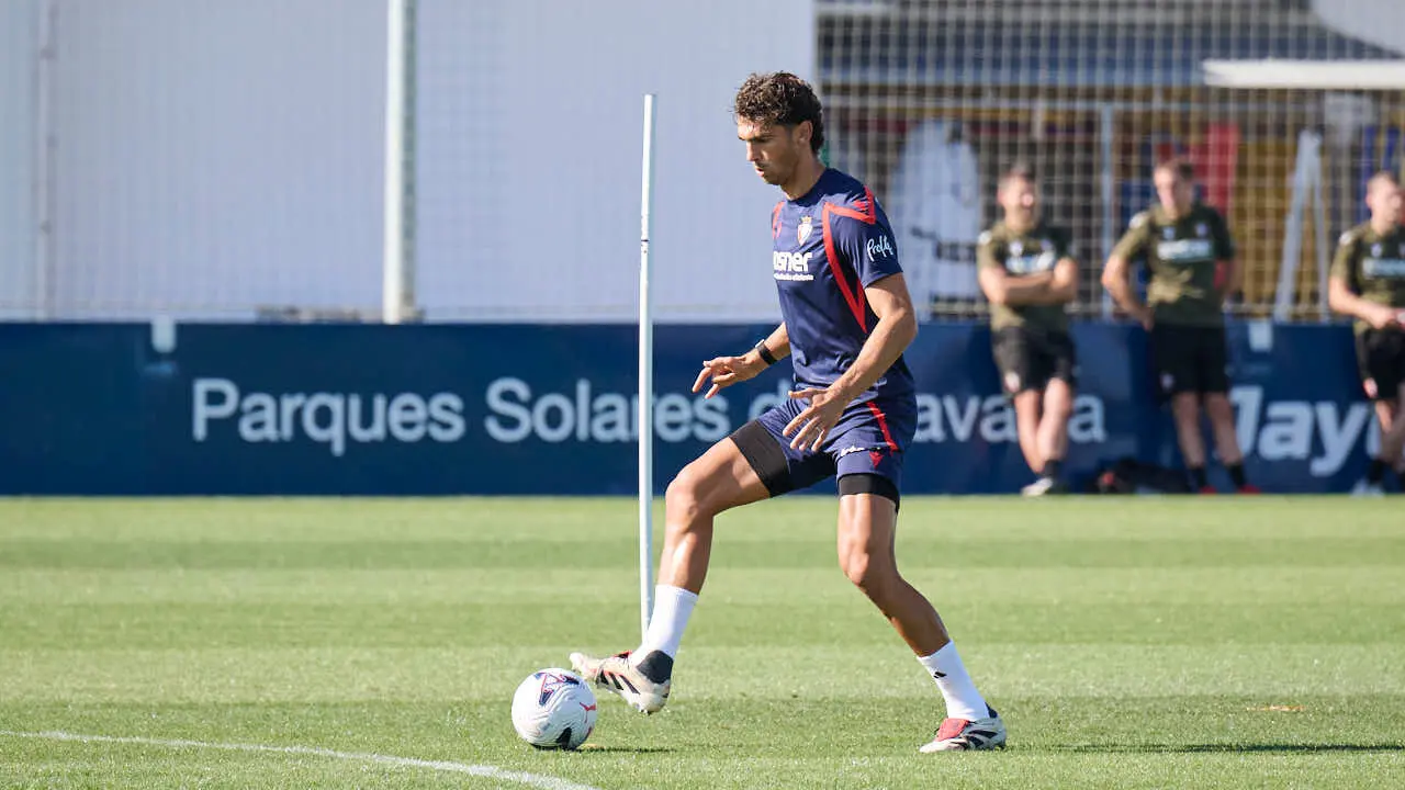 Osasuna entrena en las instalaciones de Tajonar durante la pre temporada 2026. PABLO LASAOSA