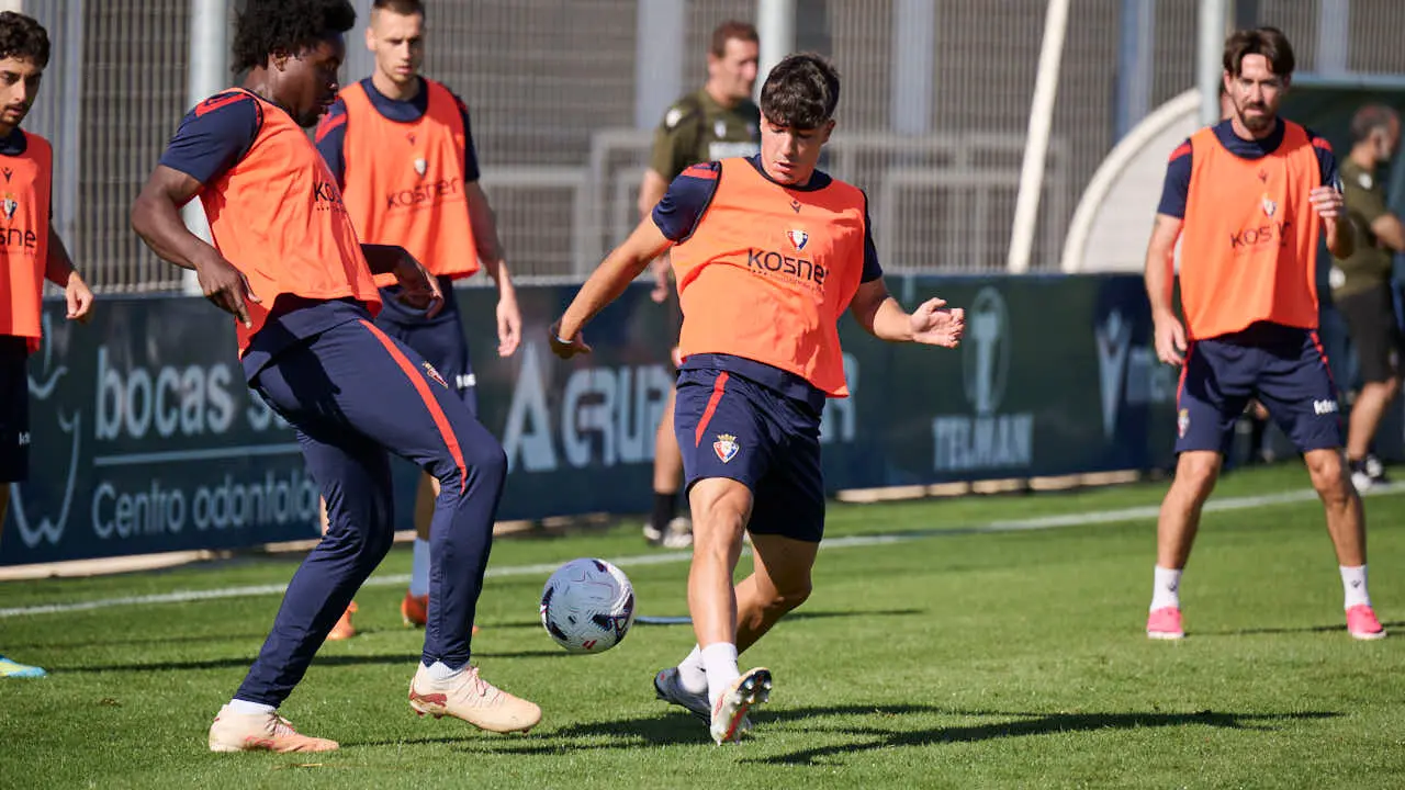 Osasuna entrena en las instalaciones de Tajonar durante la pre temporada 2026. PABLO LASAOSA