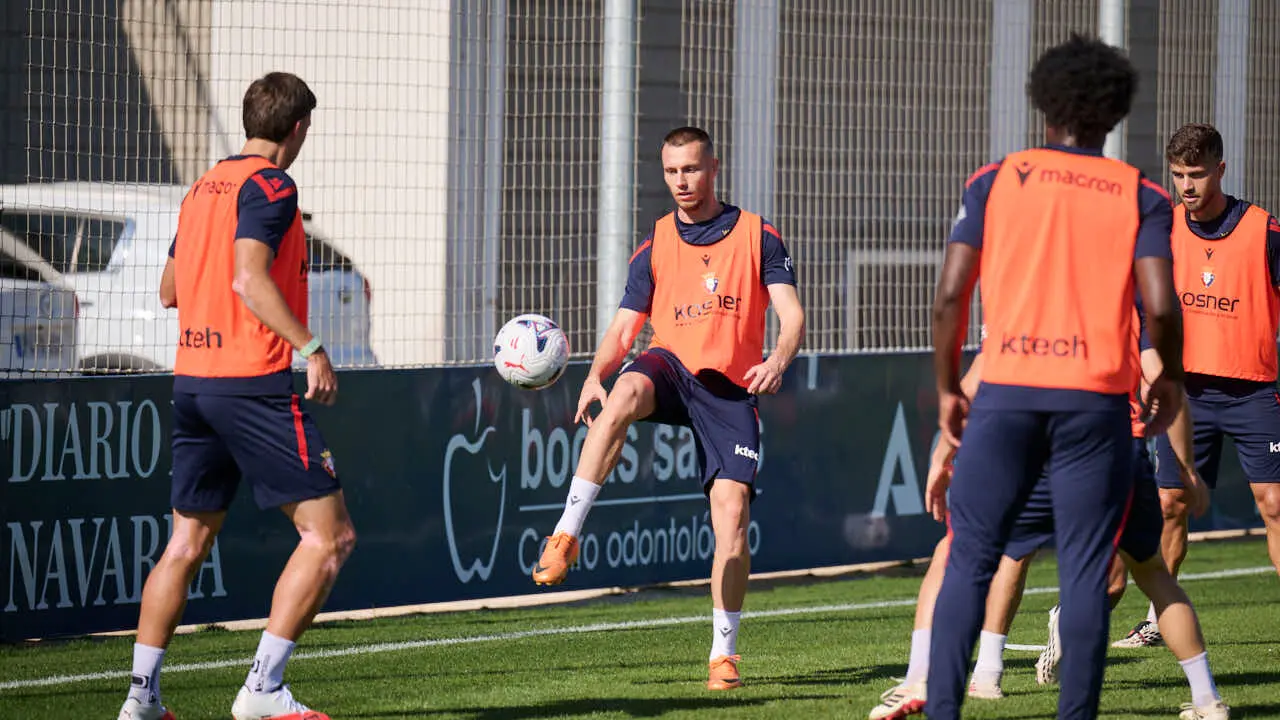 Osasuna entrena en las instalaciones de Tajonar durante la pre temporada 2026. PABLO LASAOSA