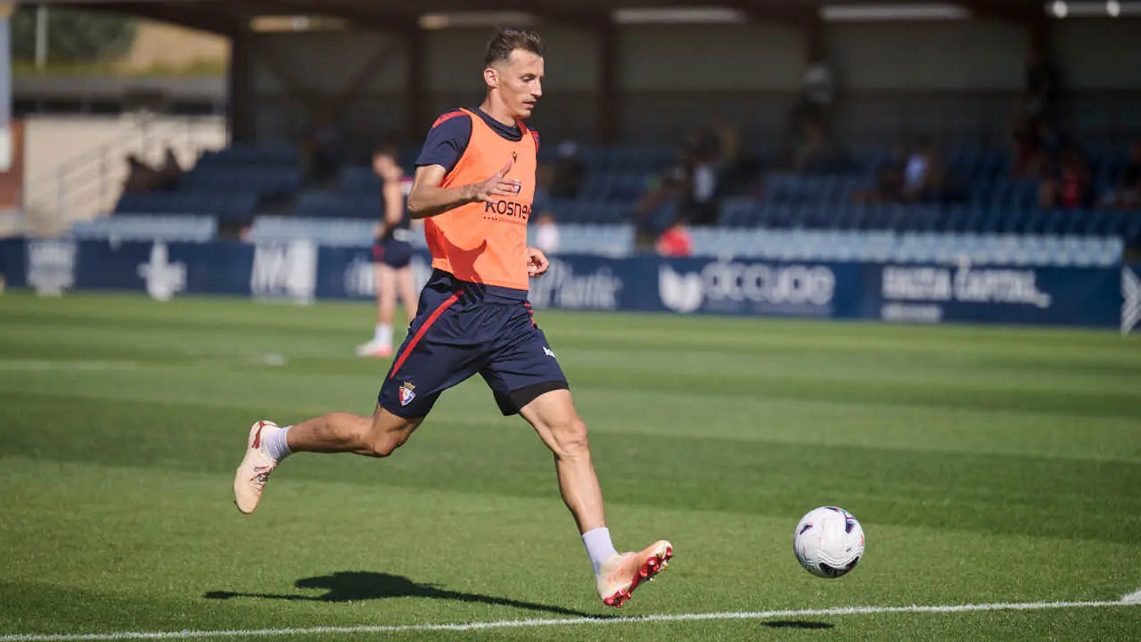 Osasuna entrena en las instalaciones de Tajonar durante la pre temporada 2026. PABLO LASAOSA