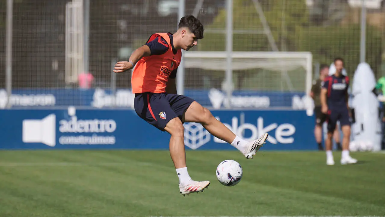 Osasuna entrena en las instalaciones de Tajonar durante la pre temporada 2026. PABLO LASAOSA