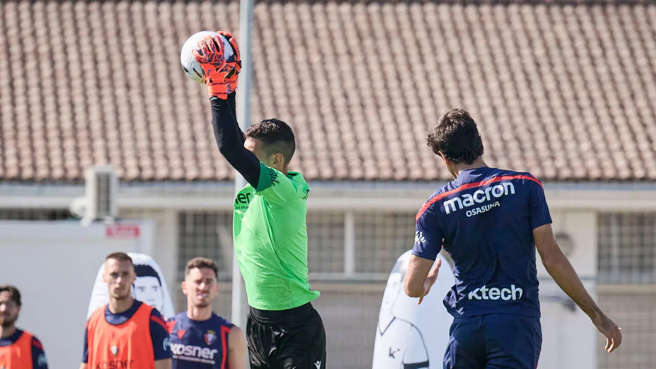 Osasuna entrena en las instalaciones de Tajonar durante la pre temporada 2026. PABLO LASAOSA