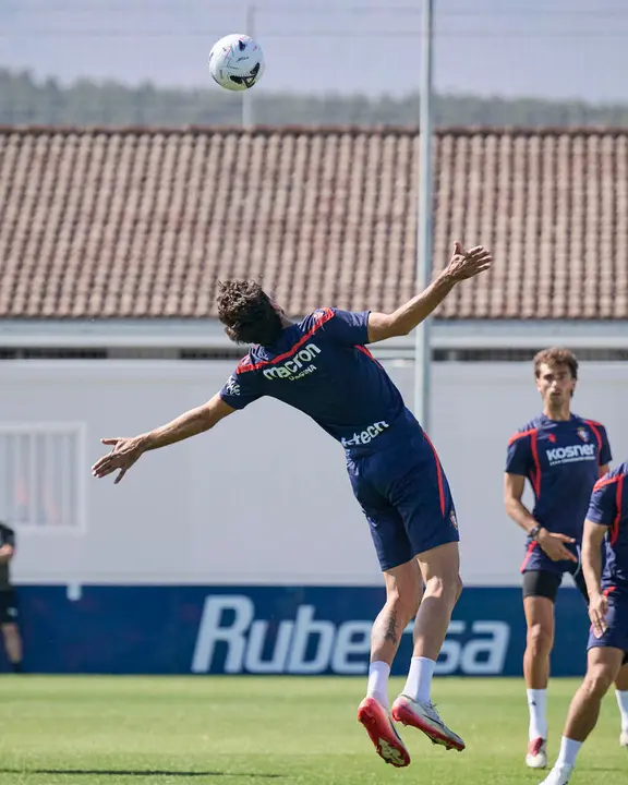 Osasuna entrena en las instalaciones de Tajonar durante la pre temporada 2026. PABLO LASAOSA