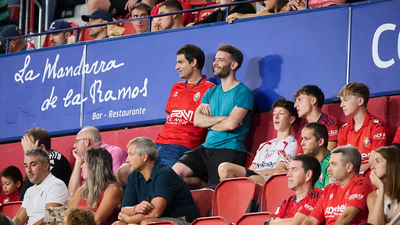 Osasuna se enfrenta al Al-Ain en el Sadar durante la pre temporada 2026-2027. PABLO LASAOSA
