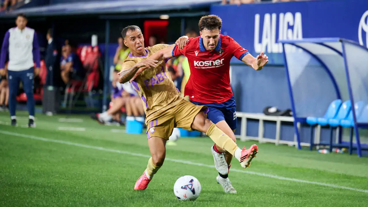 Osasuna se enfrenta al Al-Ain en el Sadar durante la pre temporada 2026-2027. PABLO LASAOSA