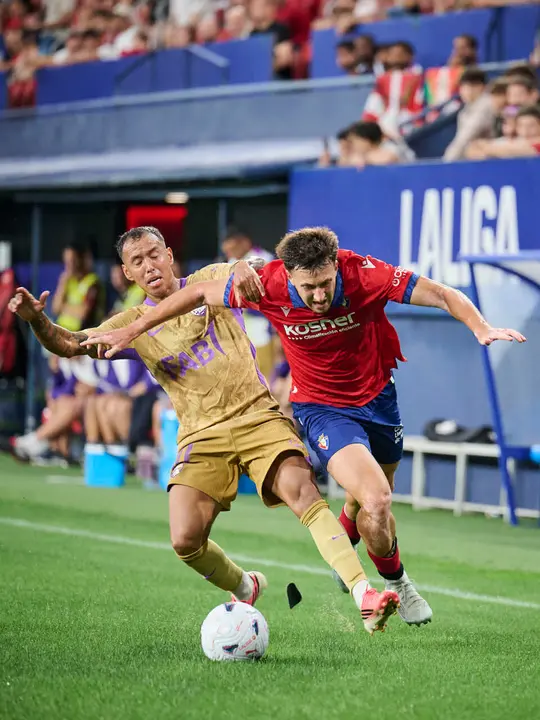 Osasuna se enfrenta al Al-Ain en el Sadar durante la pre temporada 2026-2027. PABLO LASAOSA