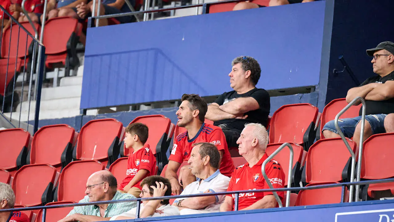 Osasuna se enfrenta al Al-Ain en el Sadar durante la pre temporada 2026-2027. PABLO LASAOSA