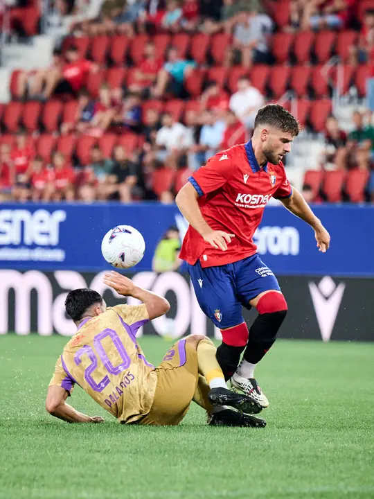 Osasuna se enfrenta al Al-Ain en el Sadar durante la pre temporada 2026-2027. PABLO LASAOSA
