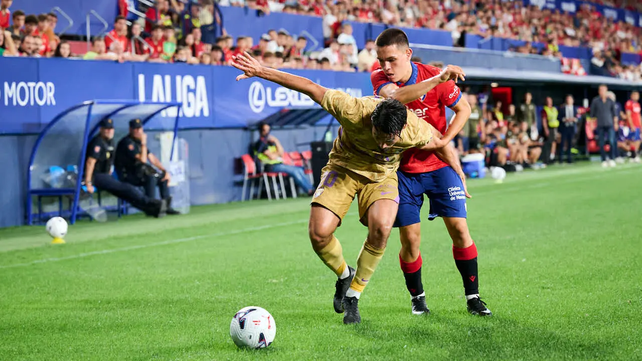 Osasuna se enfrenta al Al-Ain en el Sadar durante la pre temporada 2026-2027. PABLO LASAOSA