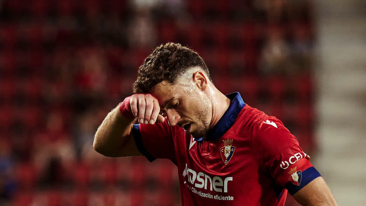 Osasuna se enfrenta al Al-Ain en el Sadar durante la pre temporada 2026-2027. PABLO LASAOSA
