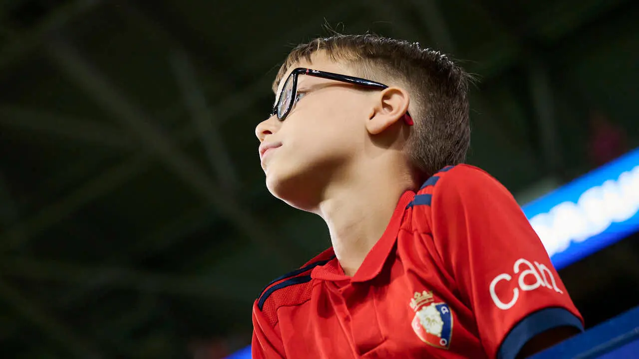 Osasuna se enfrenta al Al-Ain en el Sadar durante la pre temporada 2026-2027. PABLO LASAOSA