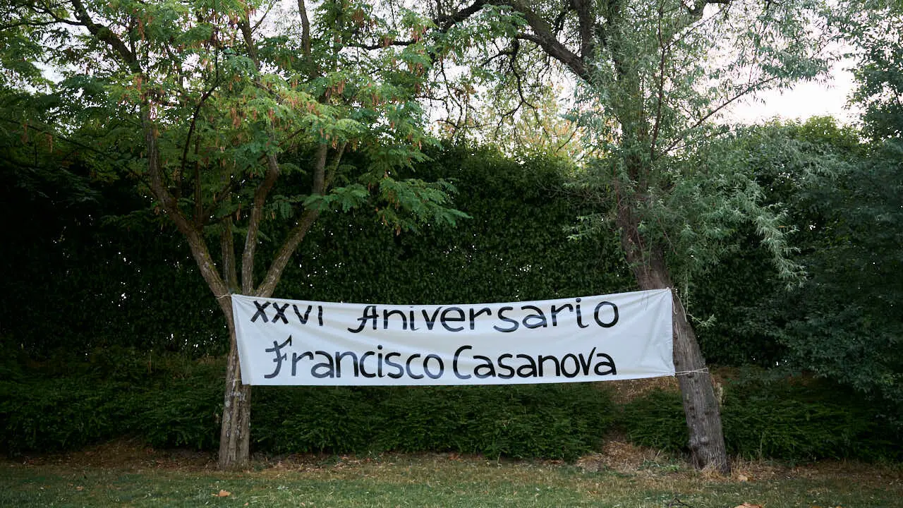 Homenaje organizado por Vecinos de Paz a Francisco Casanova, asesinado por ETA hace 26 a&ntilde;os. PABLO LASAOSA