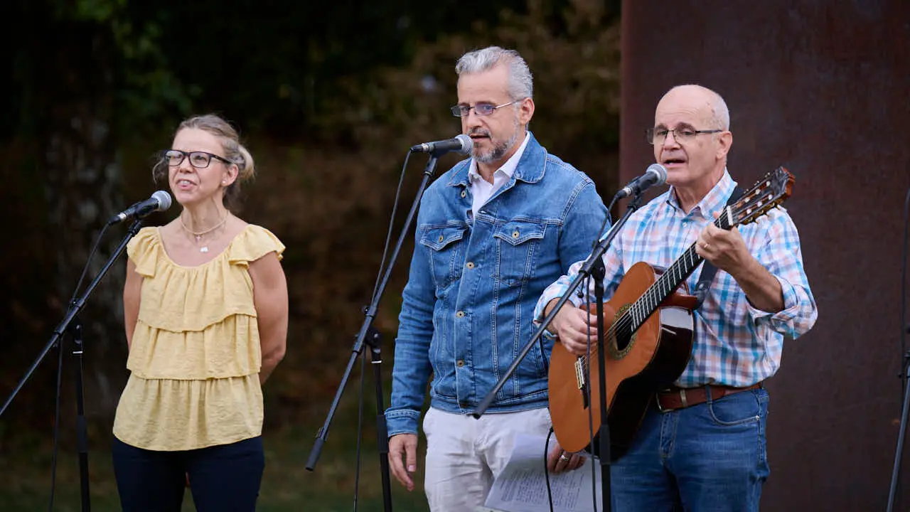 Homenaje organizado por Vecinos de Paz a Francisco Casanova, asesinado por ETA hace 26 a&ntilde;os. PABLO LASAOSA