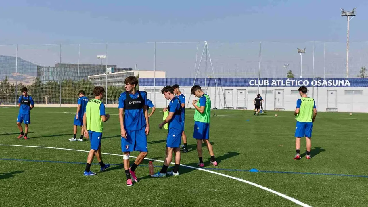Nuevos campos, con vestuario y grada en las instalaciones deportivas de Tajonar. OSASUNA