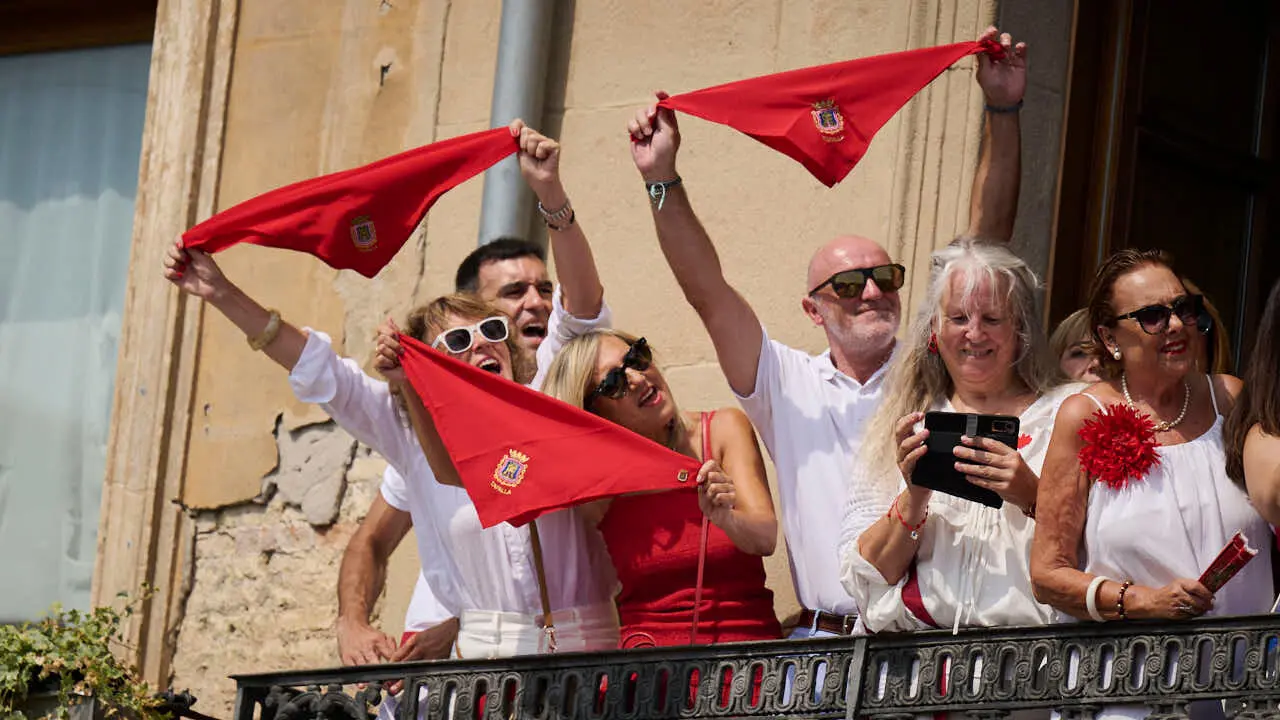 Tafalla da comienzo a sus fiestas 2026 con el Chupinazo. PABLO LASAOSA