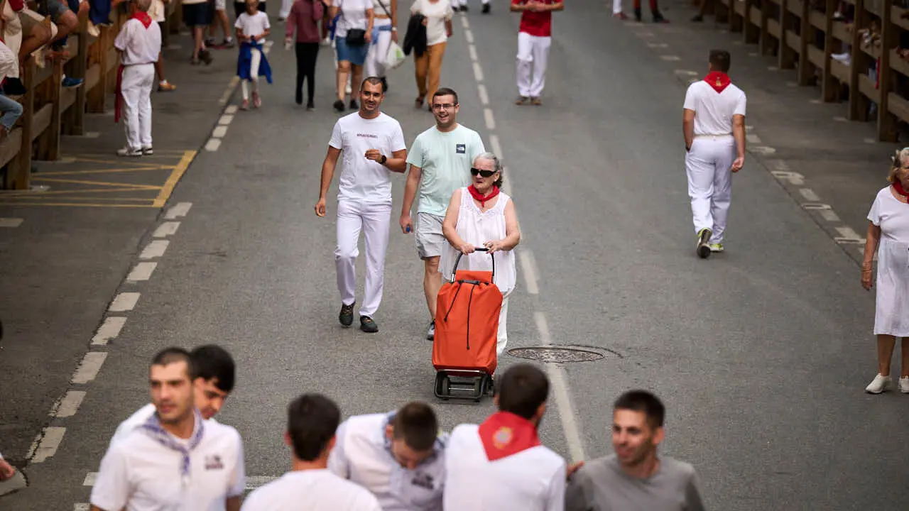 Primer encierro de las fiestas de Tafalla 2026 con toros de Valdell&aacute;n. PABLO LASAOSA