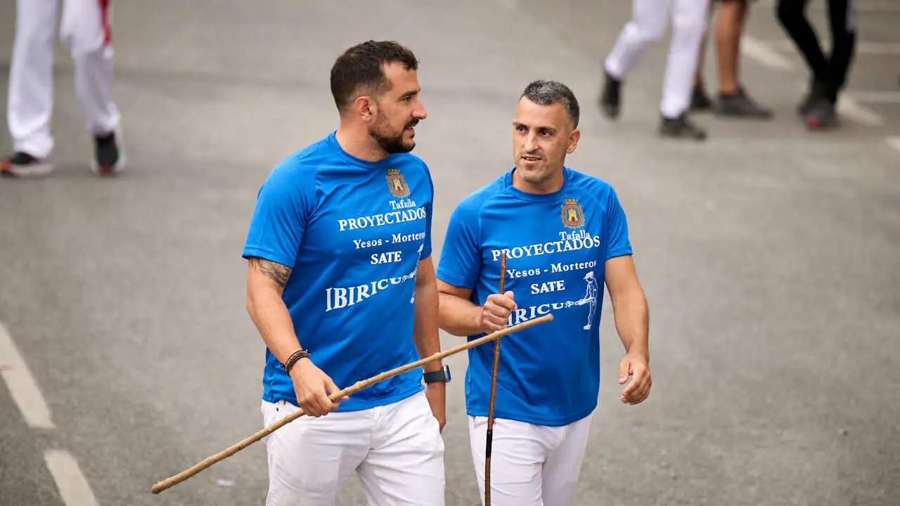 Primer encierro de las fiestas de Tafalla 2026 con toros de Valdell&aacute;n. PABLO LASAOSA