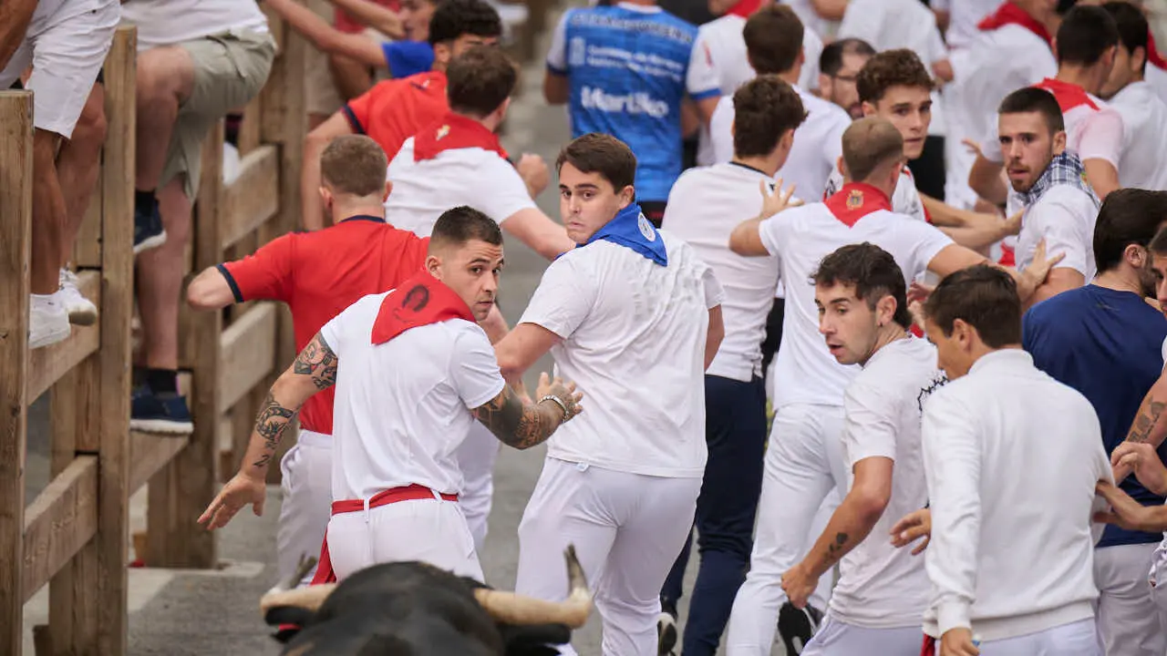 Primer encierro de las fiestas de Tafalla 2026 con toros de Valdell&aacute;n. PABLO LASAOSA