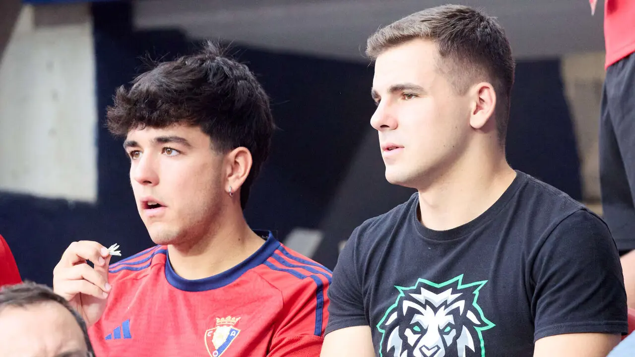 La grada del estadio de El Sadar durante el partido de La Liga EA Sports entre CA Osasuna y Levante UD disputado en Pamplona. I&Ntilde;IGO ALZUGARAY
