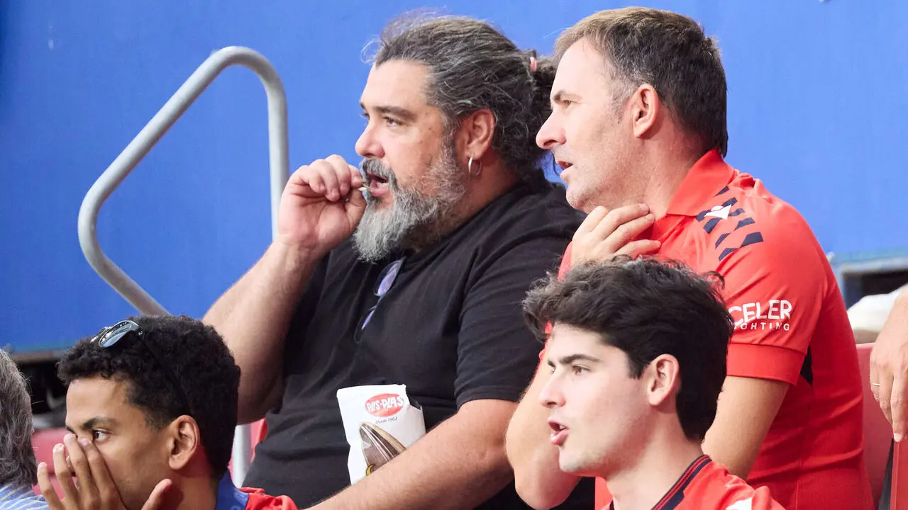 La grada del estadio de El Sadar durante el partido de La Liga EA Sports entre CA Osasuna y Levante UD disputado en Pamplona. I&Ntilde;IGO ALZUGARAY