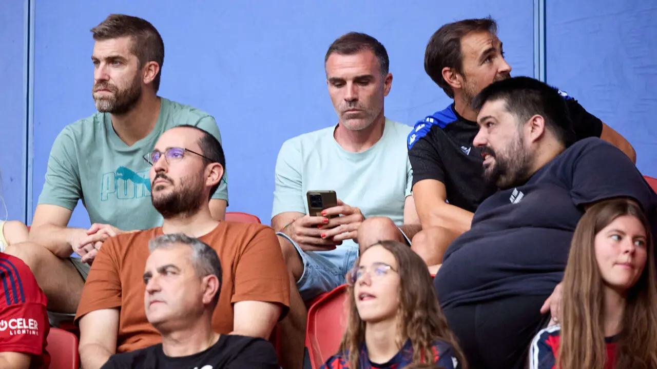 La grada del estadio de El Sadar durante el partido de La Liga EA Sports entre CA Osasuna y Levante UD disputado en Pamplona. I&Ntilde;IGO ALZUGARAY