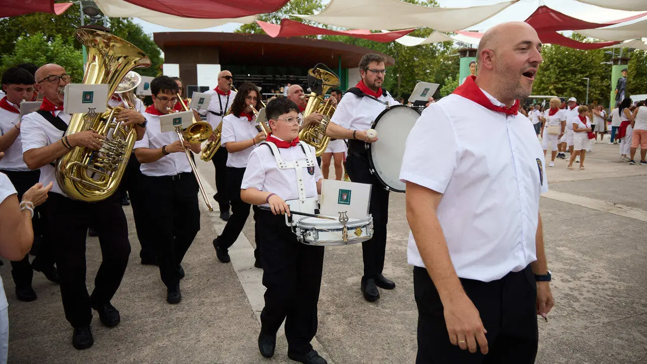 Chupinazo de inicio de las Fiestas de Berriozar 2026. NAVARRA.COM
