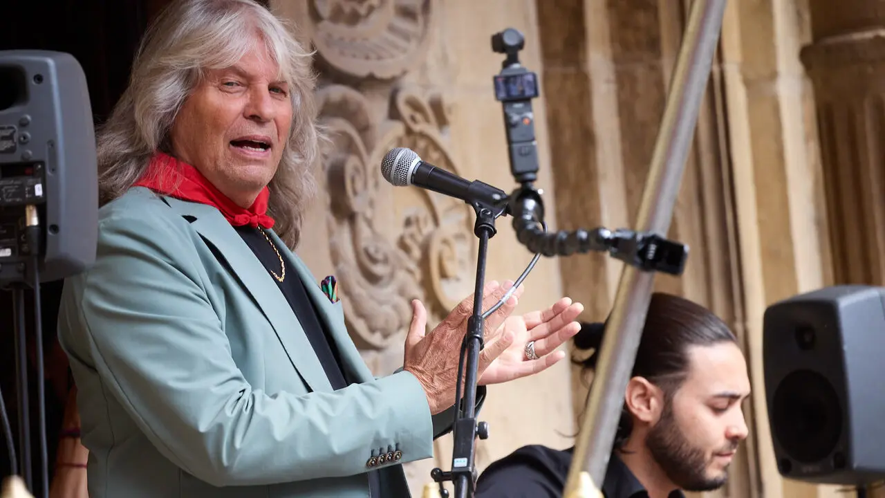 Actuaci&oacute;n de Jos&eacute; Merc&eacute; en el Balc&oacute;n del Ayuntamiento de Pamplona dentro de la XIII edici&oacute;n del Flamenco On Fire. I&Ntilde;IGO ALZUGARAY