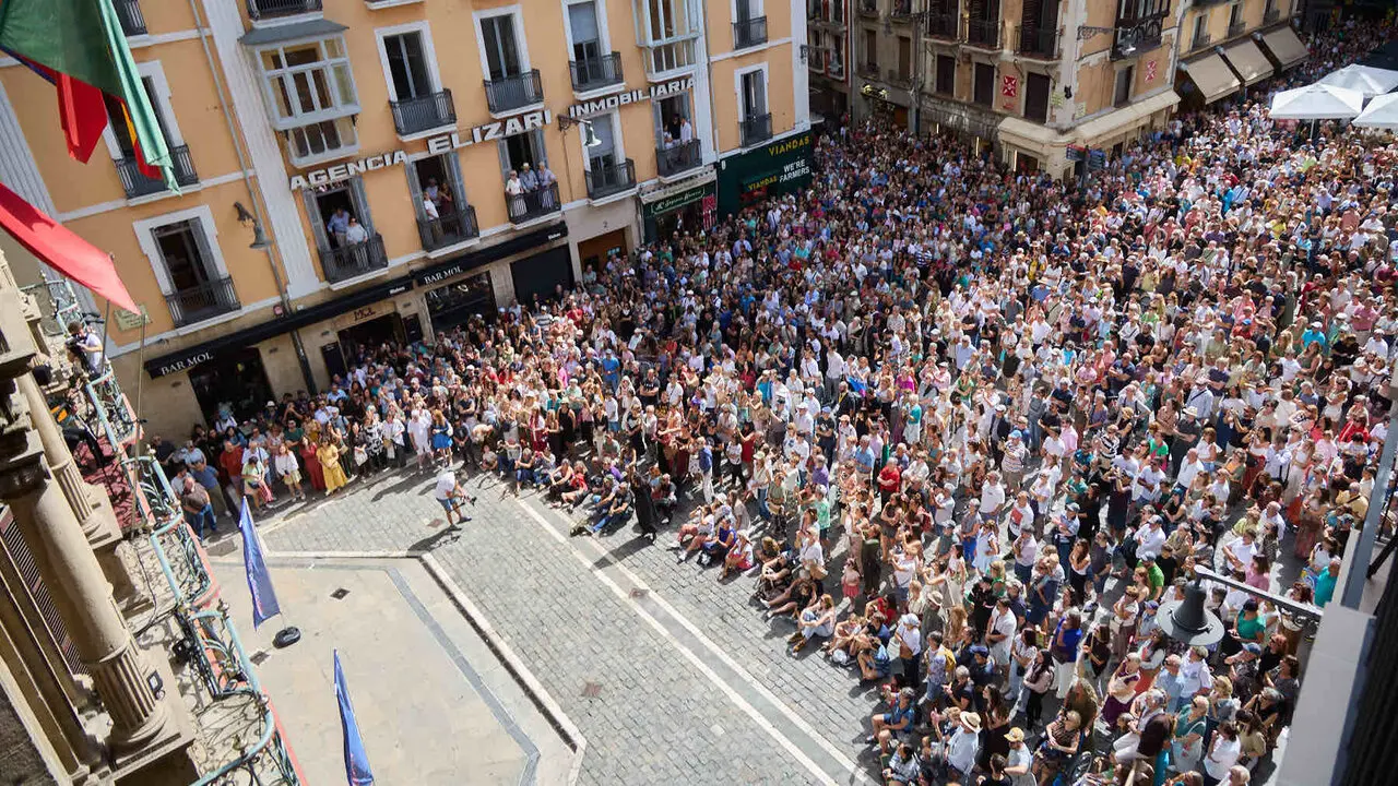 Actuaci&oacute;n de Jos&eacute; Merc&eacute; en el Balc&oacute;n del Ayuntamiento de Pamplona dentro de la XIII edici&oacute;n del Flamenco On Fire. I&Ntilde;IGO ALZUGARAY