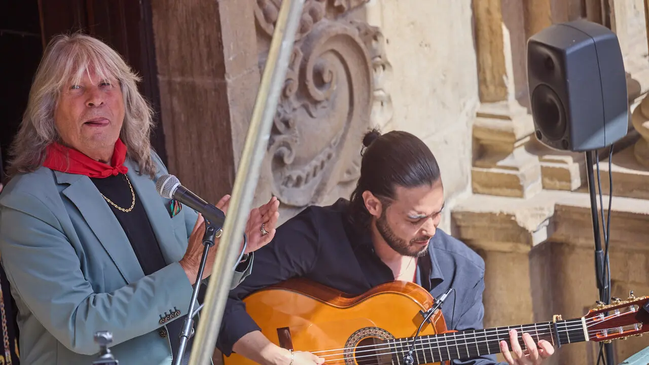 Actuaci&oacute;n de Jos&eacute; Merc&eacute; en el Balc&oacute;n del Ayuntamiento de Pamplona dentro de la XIII edici&oacute;n del Flamenco On Fire. I&Ntilde;IGO ALZUGARAY
