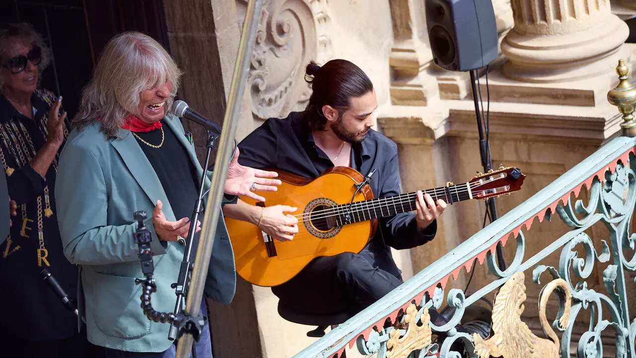 Actuaci&oacute;n de Jos&eacute; Merc&eacute; en el Balc&oacute;n del Ayuntamiento de Pamplona dentro de la XIII edici&oacute;n del Flamenco On Fire. I&Ntilde;IGO ALZUGARAY