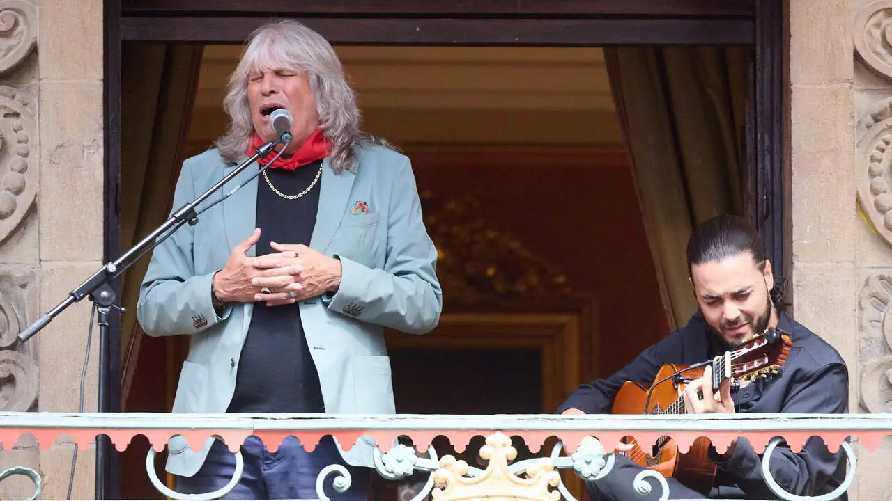 Actuaci&oacute;n de Jos&eacute; Merc&eacute; en el Balc&oacute;n del Ayuntamiento de Pamplona dentro de la XIII edici&oacute;n del Flamenco On Fire. I&Ntilde;IGO ALZUGARAY