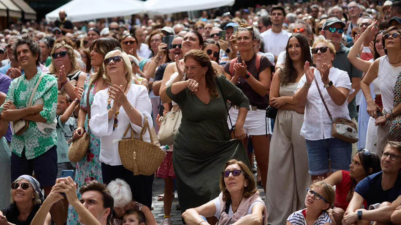 Actuaci&oacute;n de Jos&eacute; Merc&eacute; en el Balc&oacute;n del Ayuntamiento de Pamplona dentro de la XIII edici&oacute;n del Flamenco On Fire. I&Ntilde;IGO ALZUGARAY