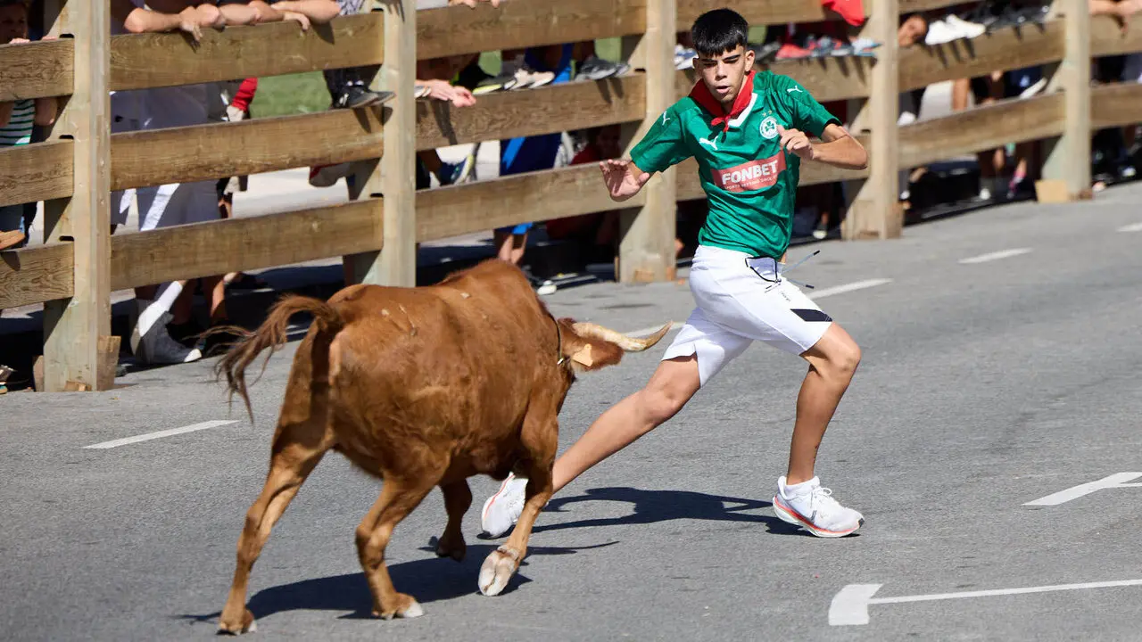 Suelta de vaquillas en las Fiestas de Berriozar 2026. I&Ntilde;IGO ALZUGARAY