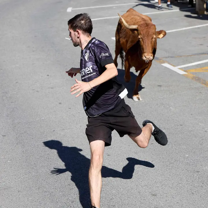 Suelta de vaquillas en las Fiestas de Berriozar 2026. I&Ntilde;IGO ALZUGARAY
