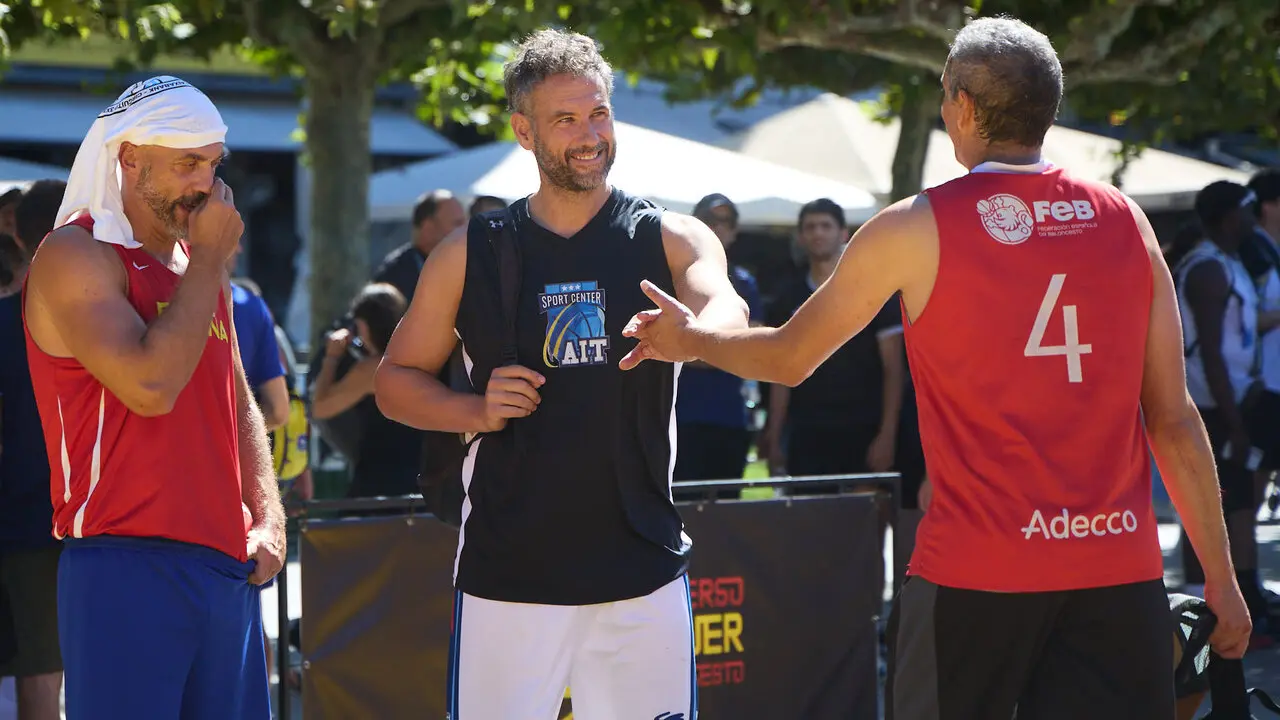 Circuito 3x3 CaixaBank de baloncesto en la Plaza del Castillo de Pamplona. I&Ntilde;IGO ALZUGARAY