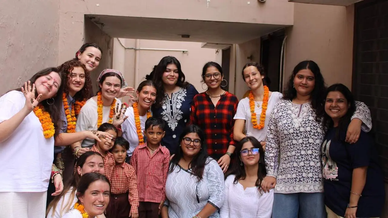 Alumnas de la Universidad de Navarra en Nueva Delhi. UNIVERSIDAD DE NAVARRA