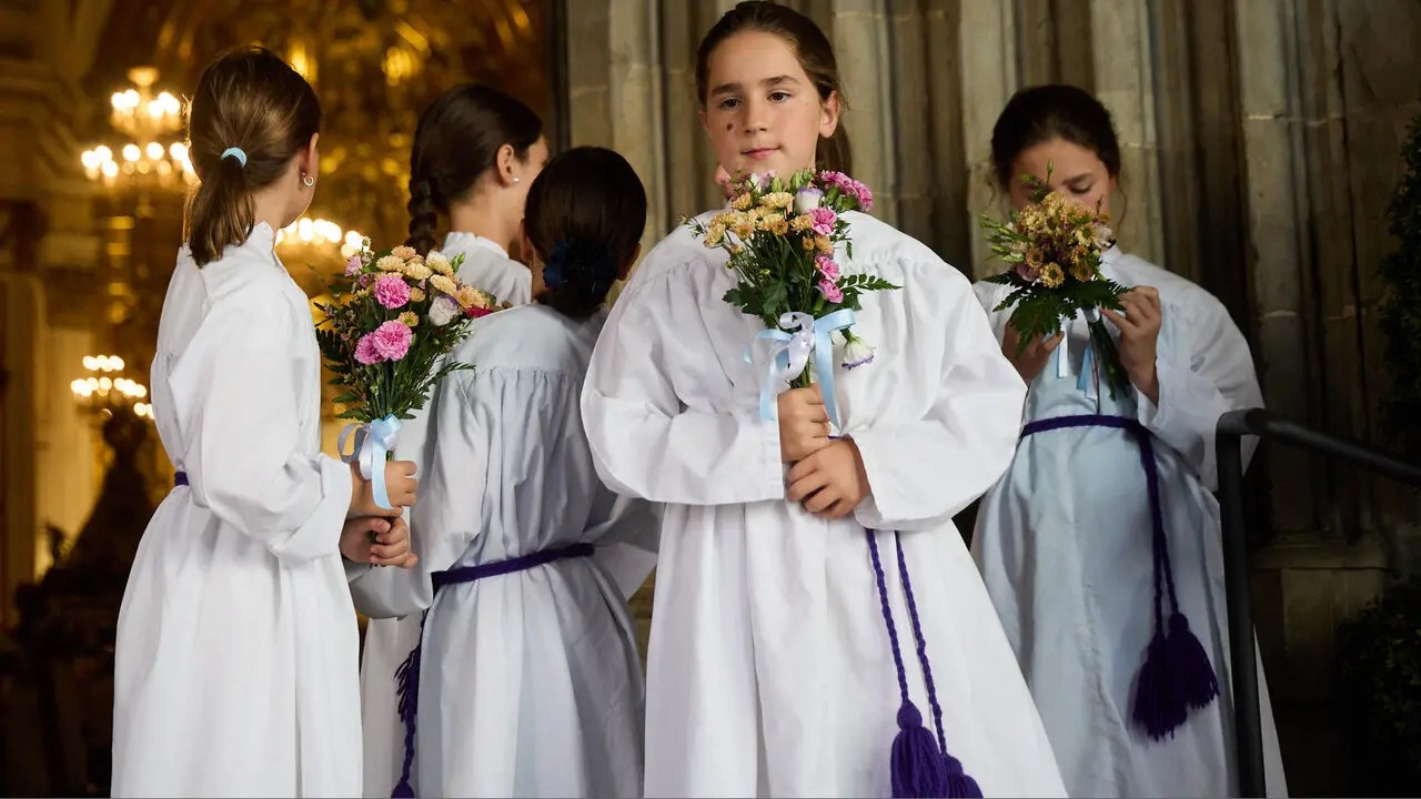 Procesi&oacute;n de la Virgen del Camino, acompa&ntilde;ada por San Saturnino,  por las calles de Pamplona. I&Ntilde;IGO ALZUGARAY