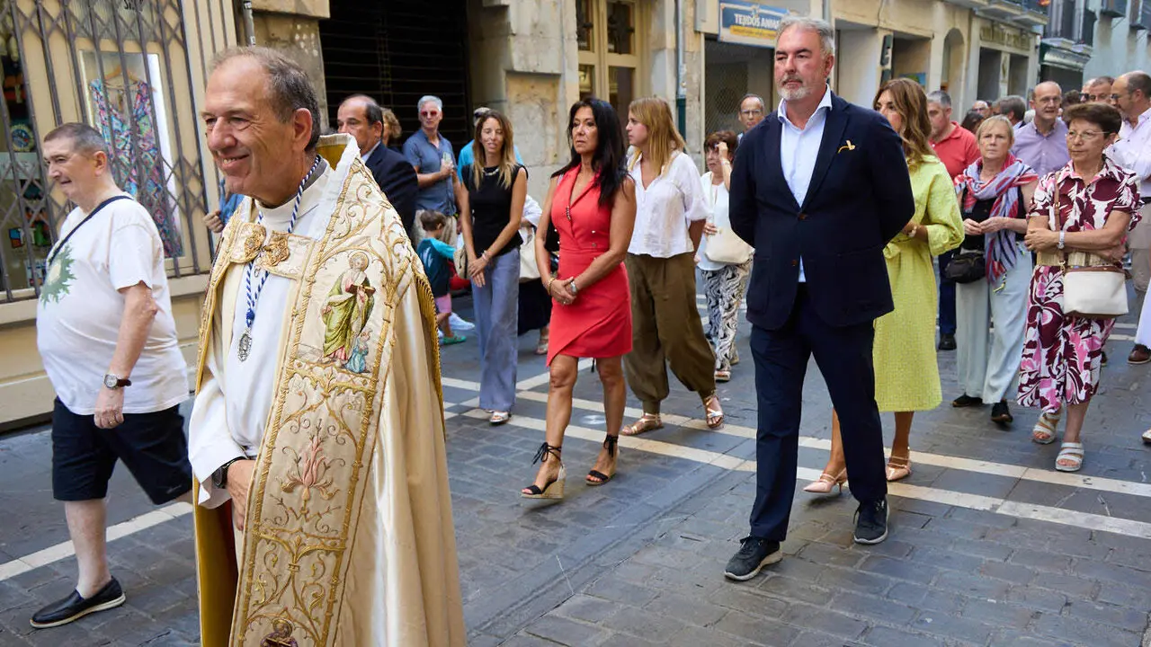 Procesi&oacute;n de la Virgen del Camino, acompa&ntilde;ada por San Saturnino,  por las calles de Pamplona. I&Ntilde;IGO ALZUGARAY
