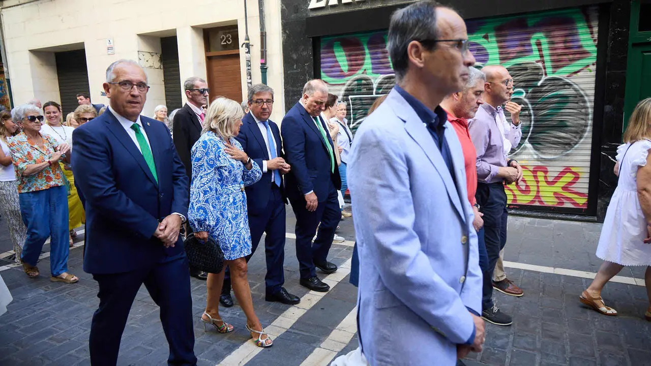 Procesi&oacute;n de la Virgen del Camino, acompa&ntilde;ada por San Saturnino,  por las calles de Pamplona. I&Ntilde;IGO ALZUGARAY