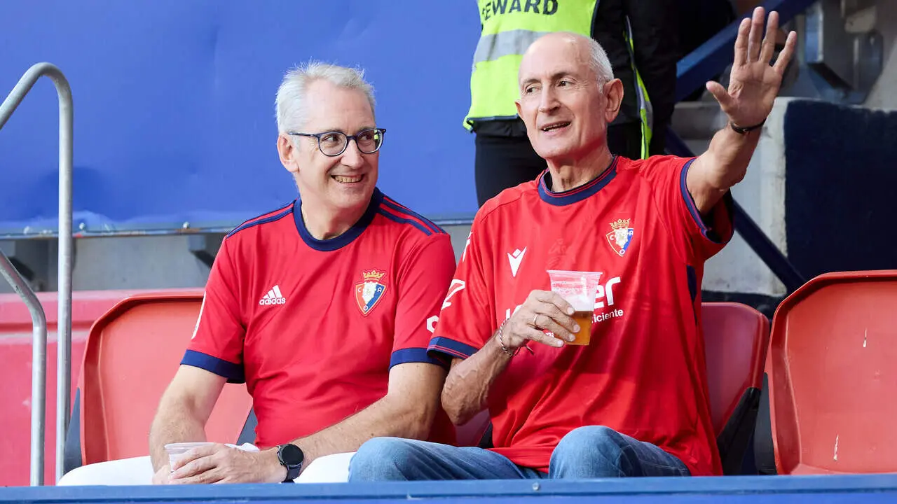La grada del estadio de El Sadar durante el partido de LaLiga EA Sports entre CA Osasuna y Getafe CF disputado en Pamplona. I&Ntilde;IGO ALZUGARAY