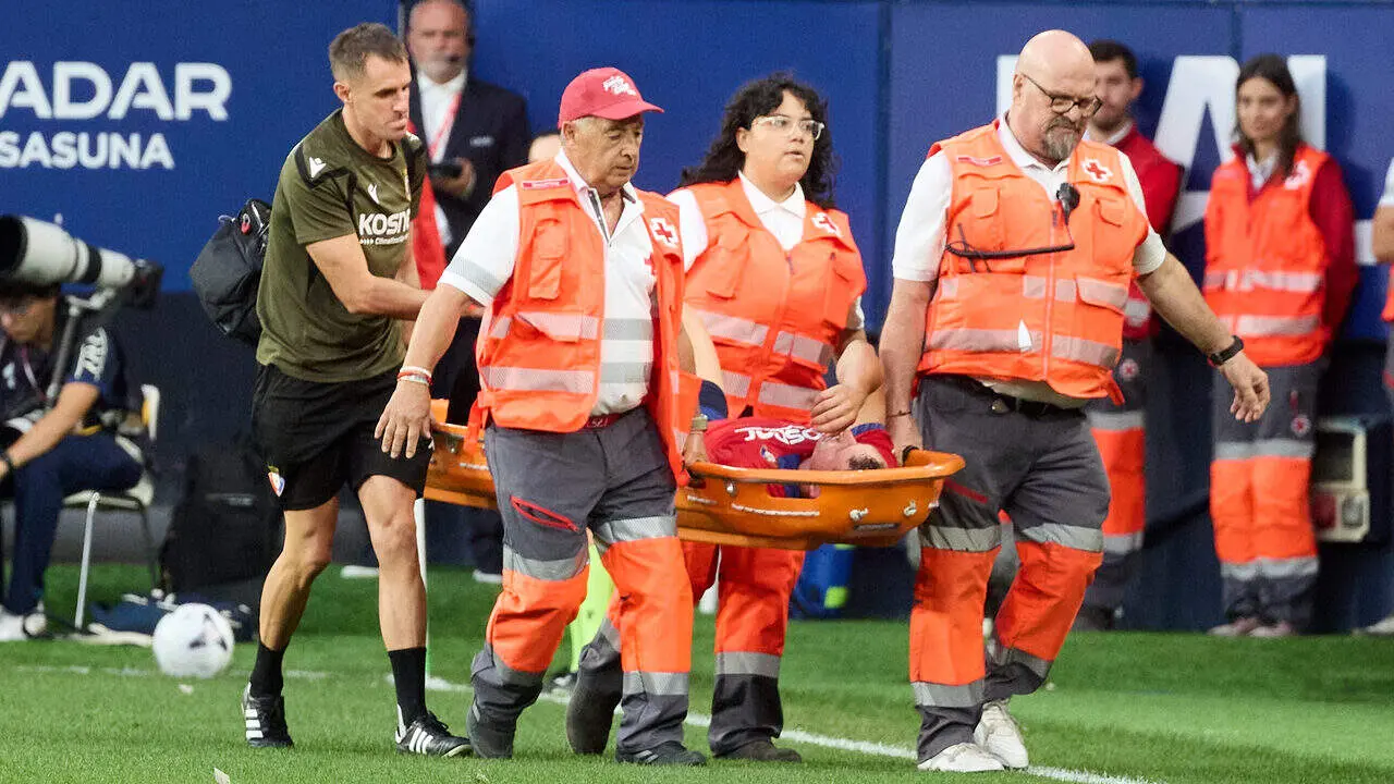Jorge Herrando (5. OSA) durante el partido de LaLiga EA Sports entre CA Osasuna y Getafe CF disputado en el estadio de El Sadar en Pamplona. I&Ntilde;IGO ALZUGARAY